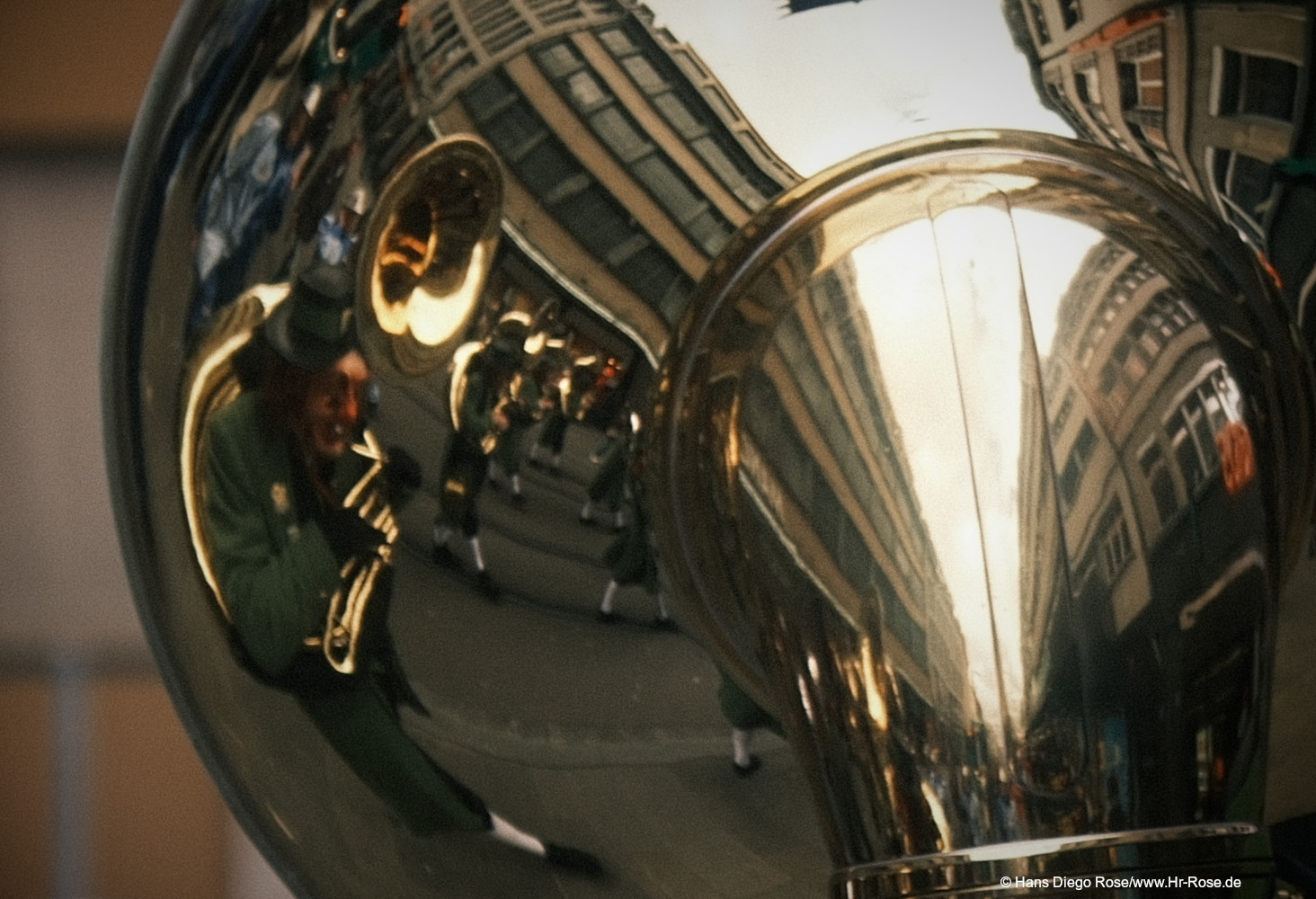 Basler Fasnacht: Morgenstreich & Cortège Basler Fasnacht: Morgenstreich & Cortège